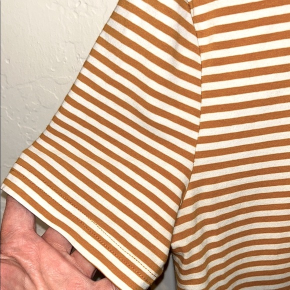 H&M Women’s Light Brown or Dark Mustard & Tan T-Shirt. Slim fit. Small. So soft - Picture 8 of 11